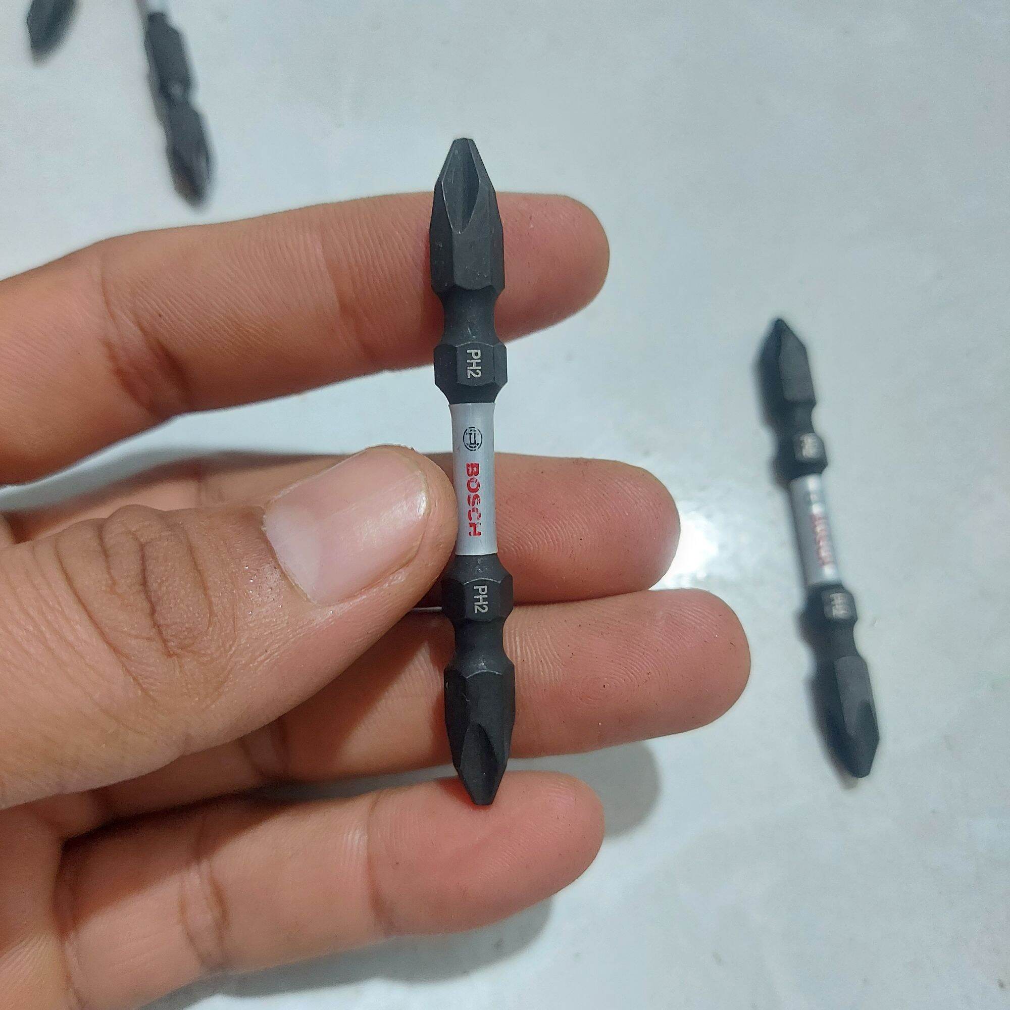 Một mũi vít bãi nhật PH2 hai đầu chất lượng