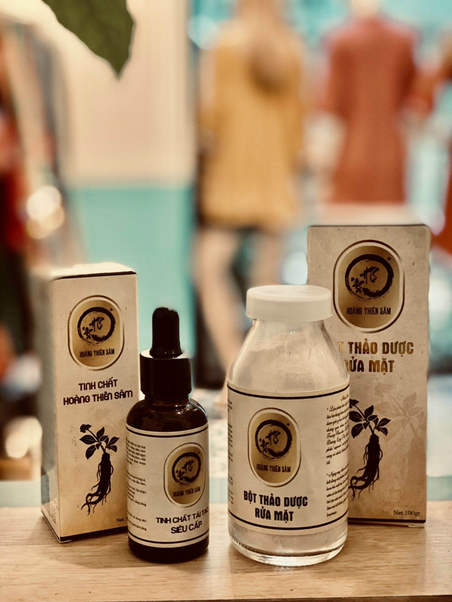 Combo Bột + Tái Tạo Da Hoàng Thiên Sâm 100gr + 30ml