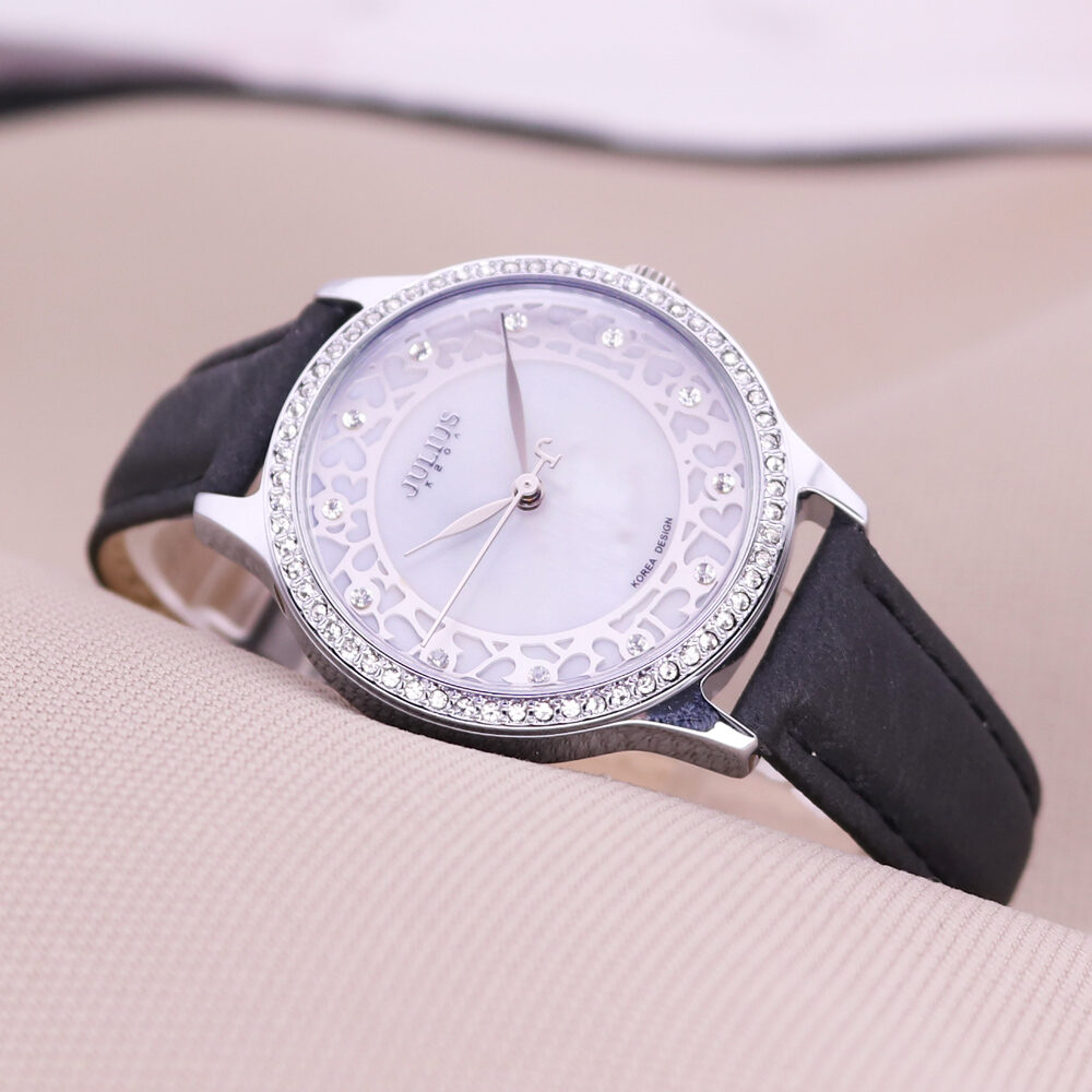 Julius Quartz Watch Womens Korean Style round Leather Strap 30m Water Resistant Vintage Alloy Case M