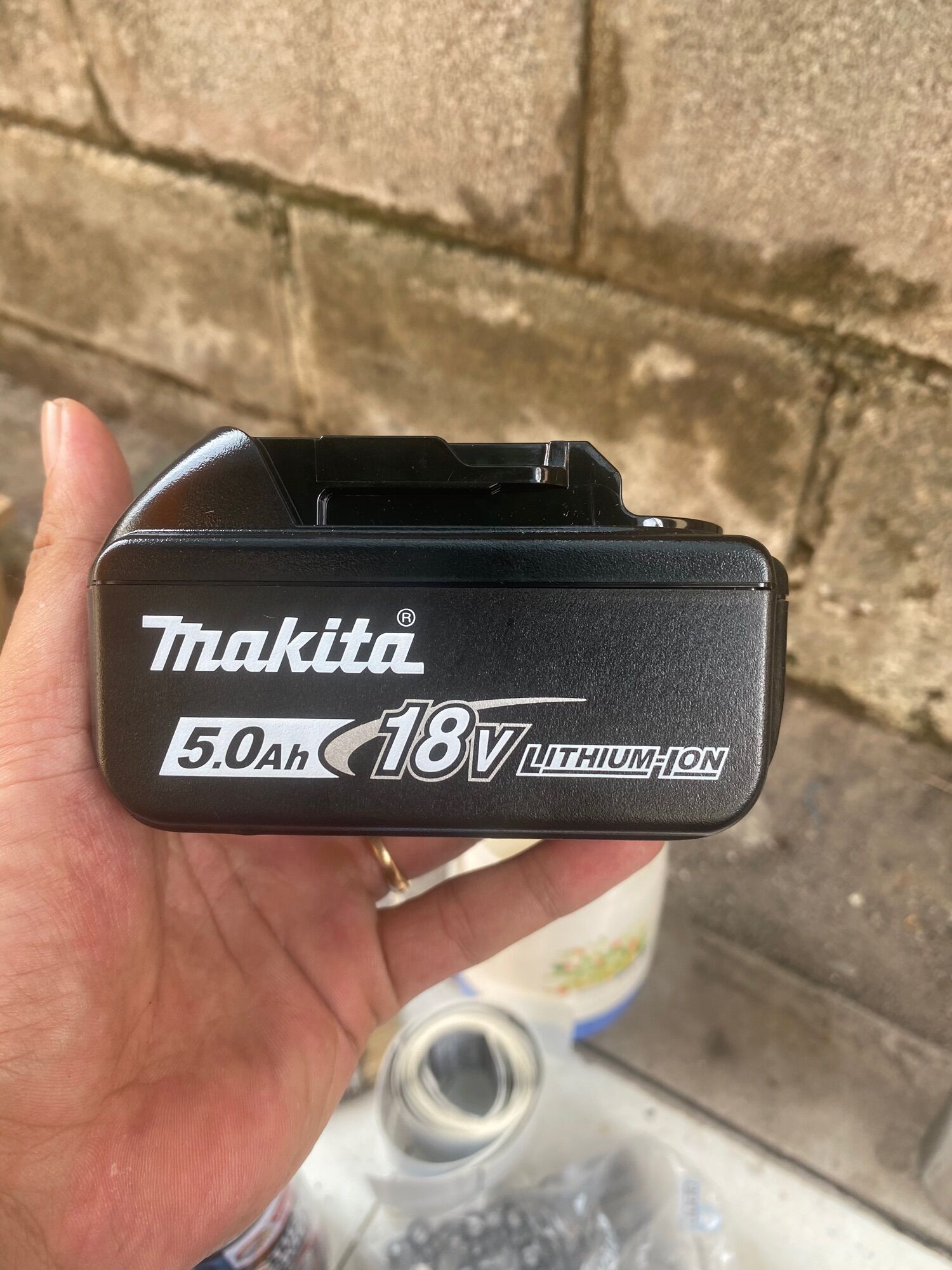 [HCM][Lấy mã giảm thêm 30%]Võ pin zin hãng makita 5ah