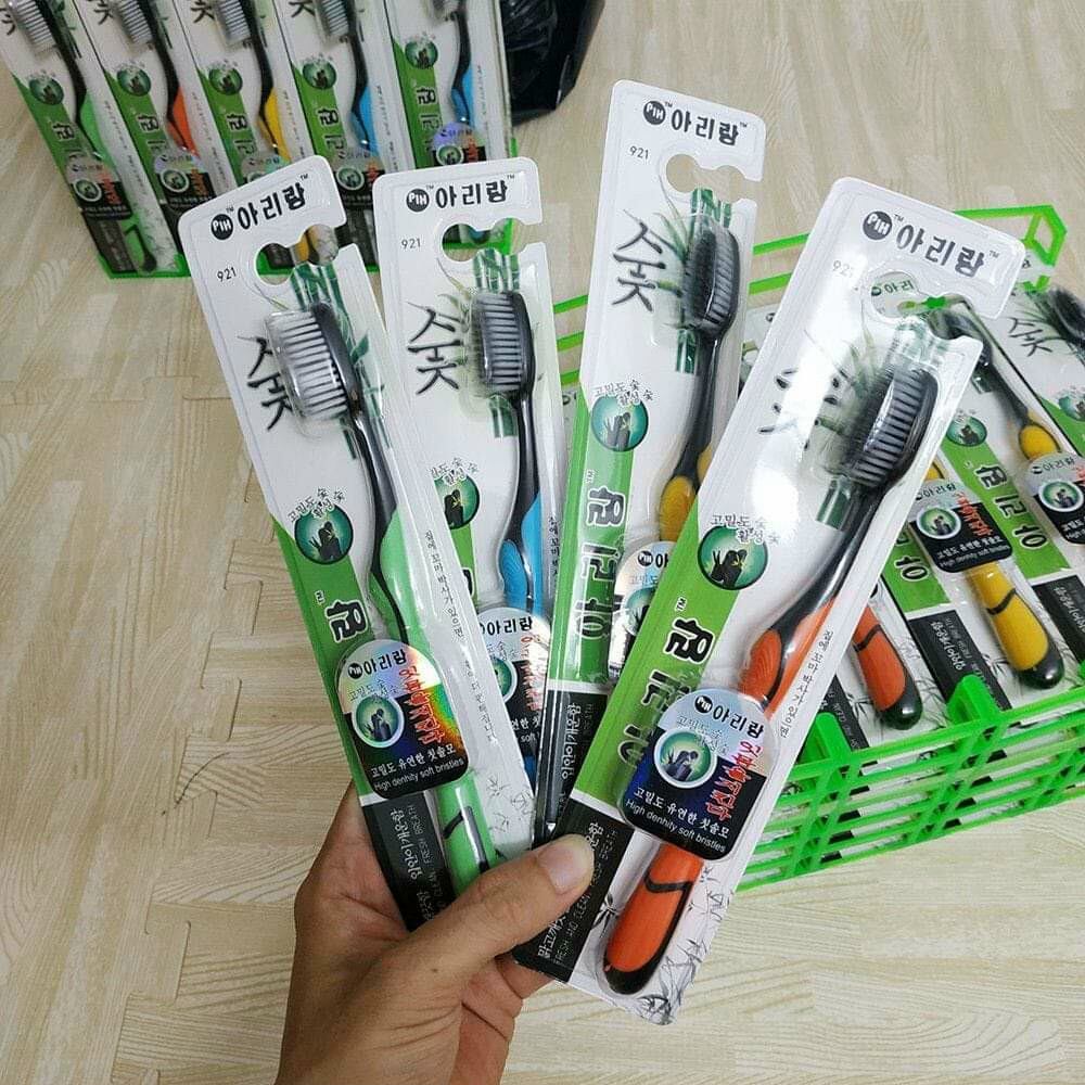 Mua 10 tặng 1 - bàn chải than tre hàn quốc