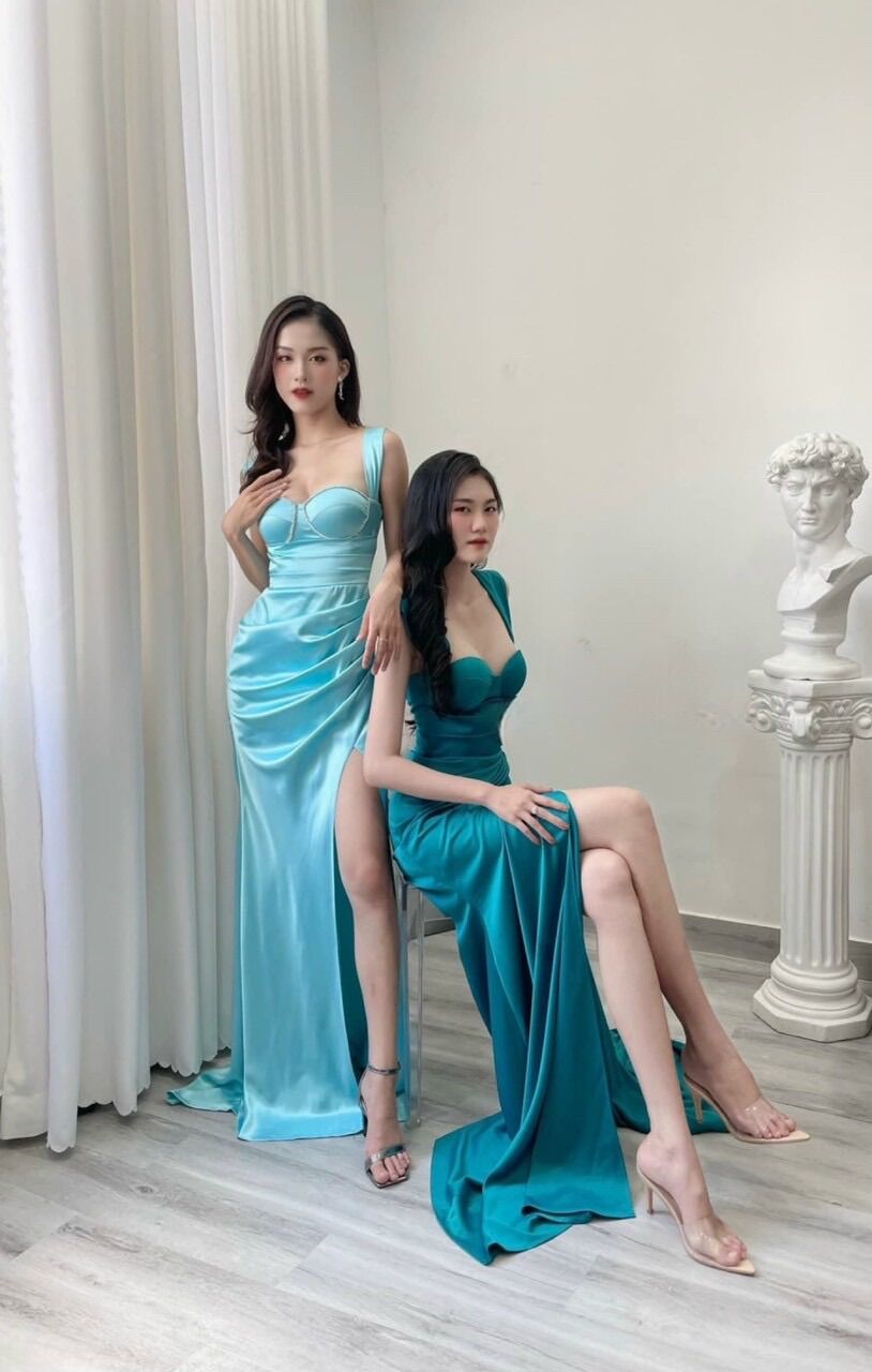 Đầm body cup xẽ đùi đính đá và không