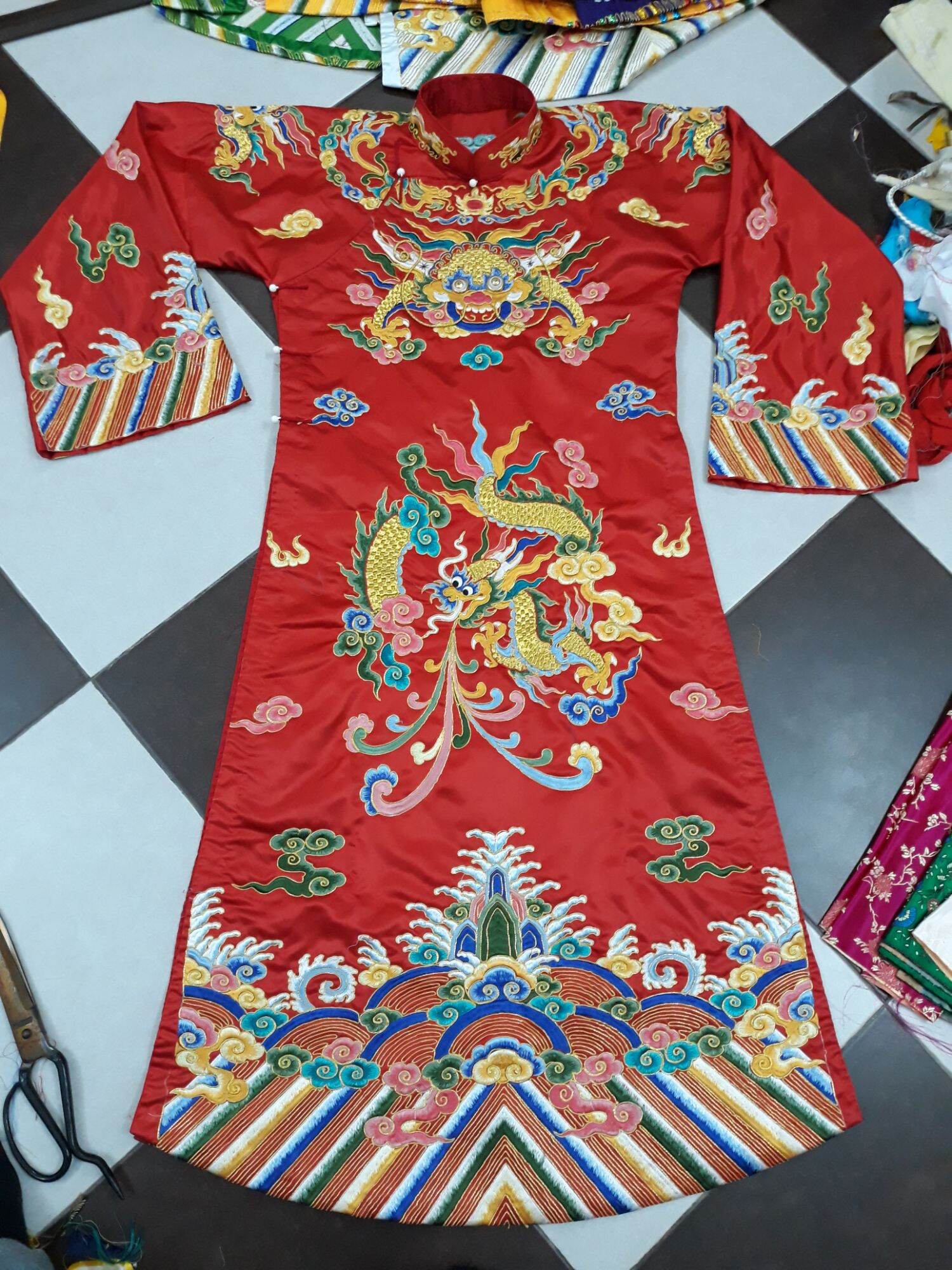 Áo quan lớn thêu