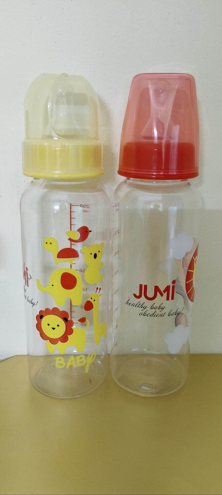 Bình sữa em bé Jumi 250ml (Giao màu ngẫu nhiên)