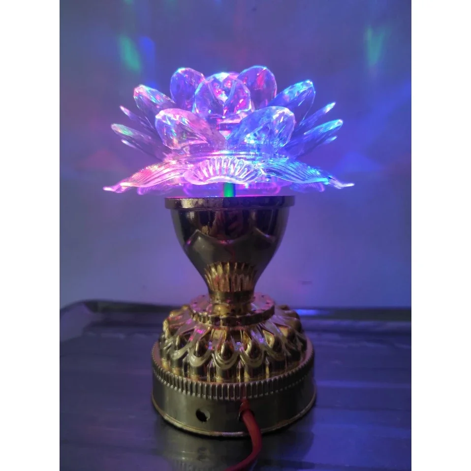 1 CÁI ĐÈN LED HOA SEN XOAY 7 MÀU ( BÔNG SEN )
