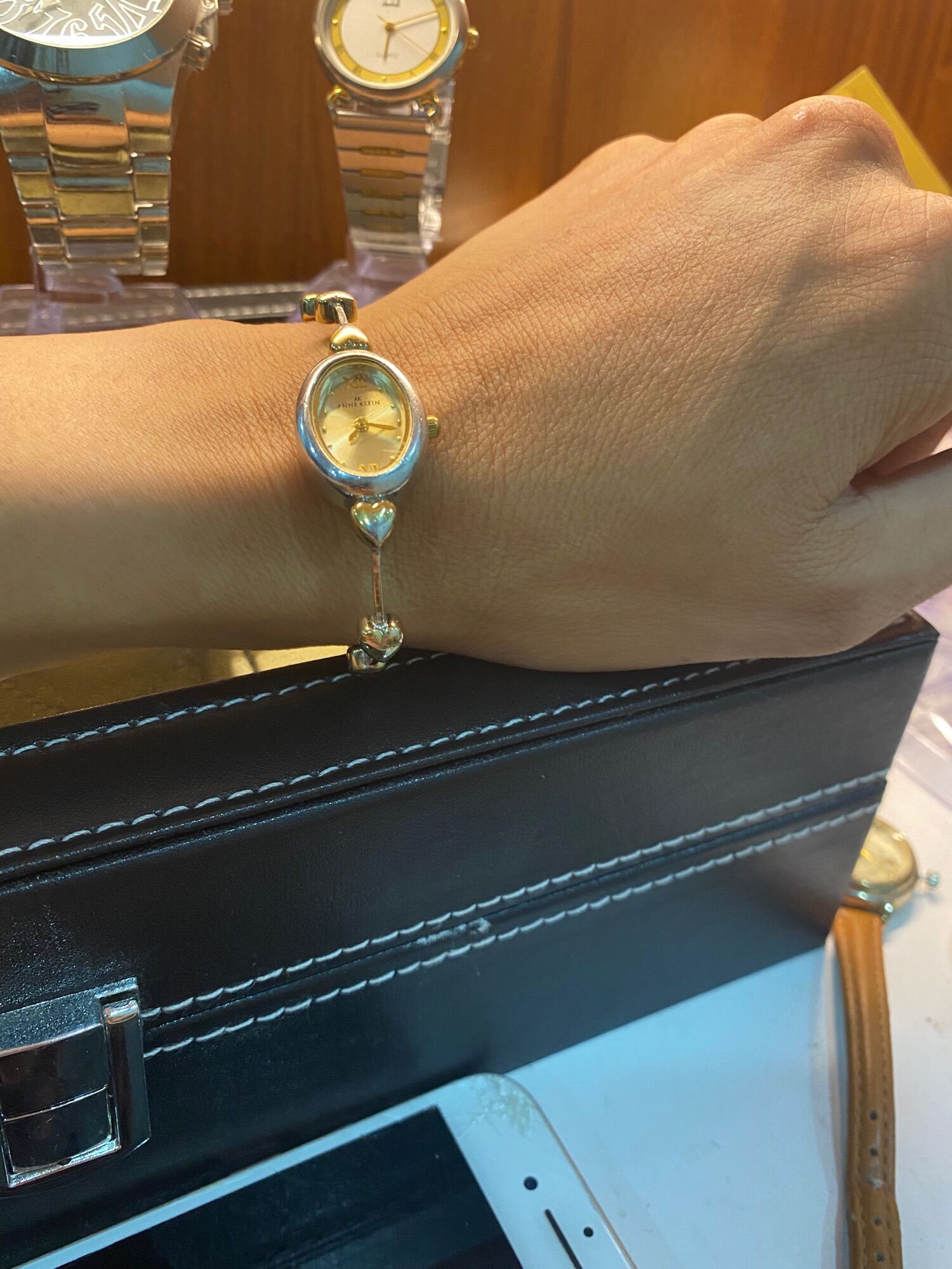 ANNE KLEIN Thụy sĩ