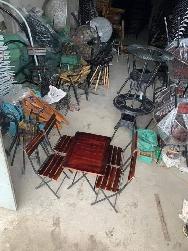 Bộ bàn ghế Fansipan (1 bàn + 4 ghế)