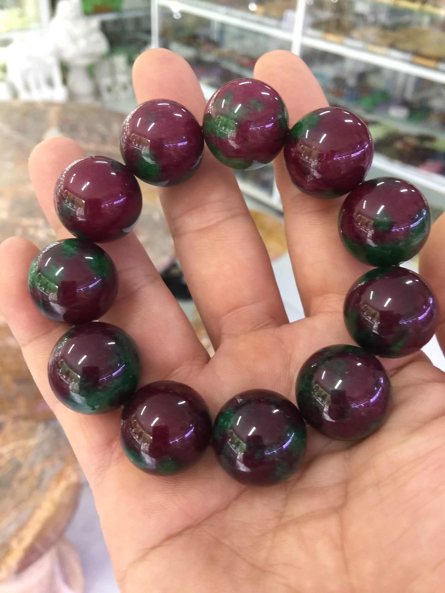 Vòng đá ruby phi hạt 20li dành cho nam bao đẹp