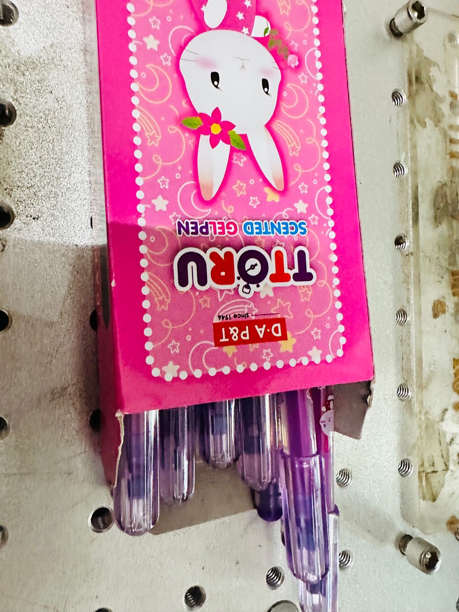 12 cây bút toru màu tím hoặc xanh