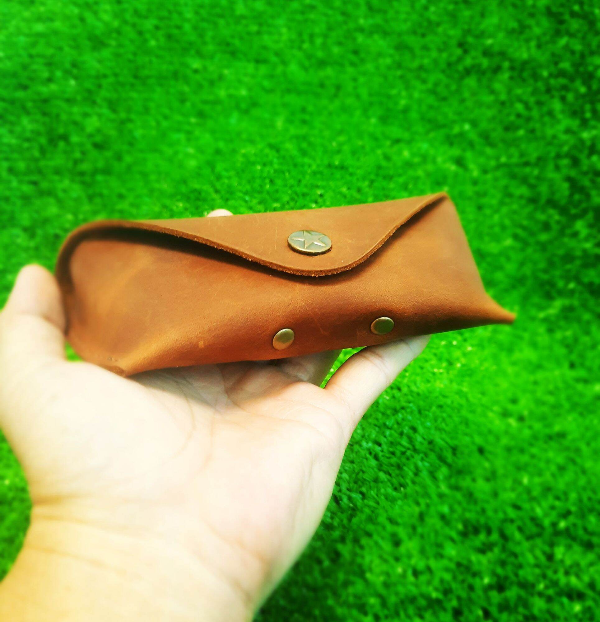 Bao Da Đựng Mắt Kính Da Bò (Da Thật) Nút Bóp - da Thủ Công Handmade V1