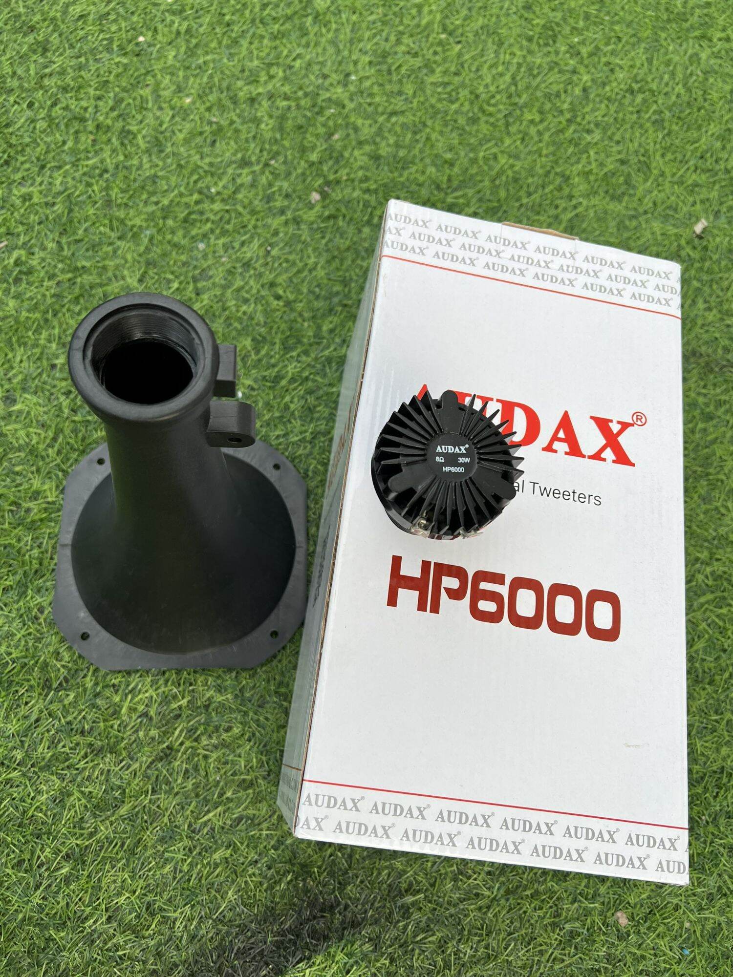 LOA PHÓNG NHÀ YẾN HP 6000