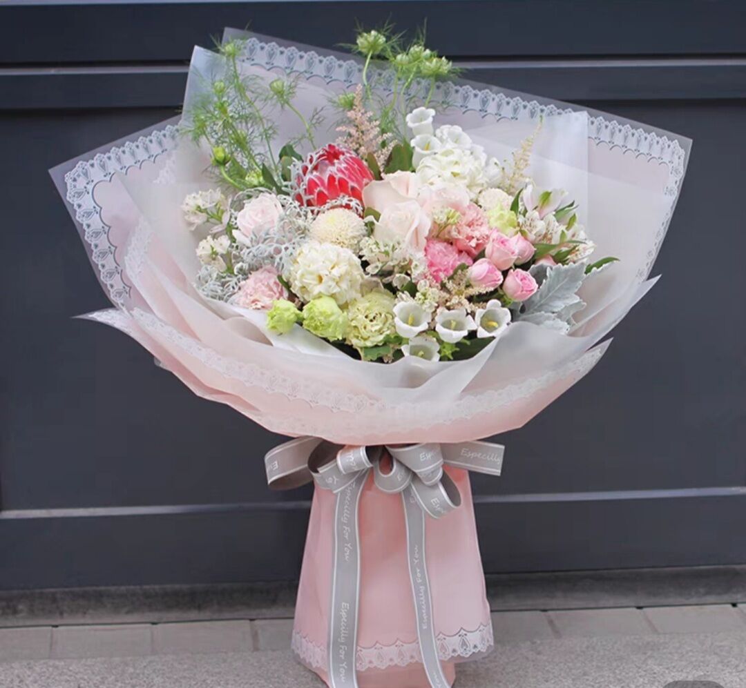 giấy bó hoa viền ren