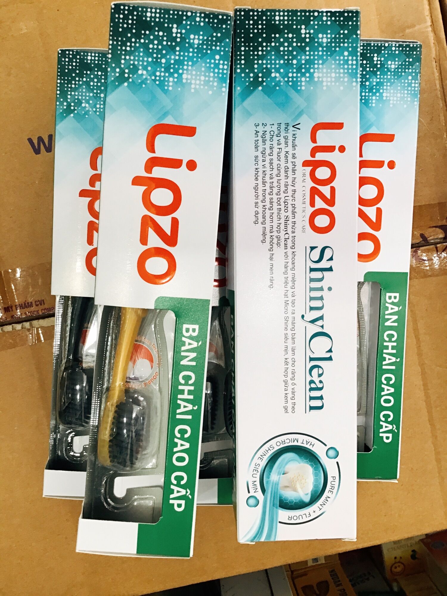 Kem đánh răng Lipzo Shiny clean