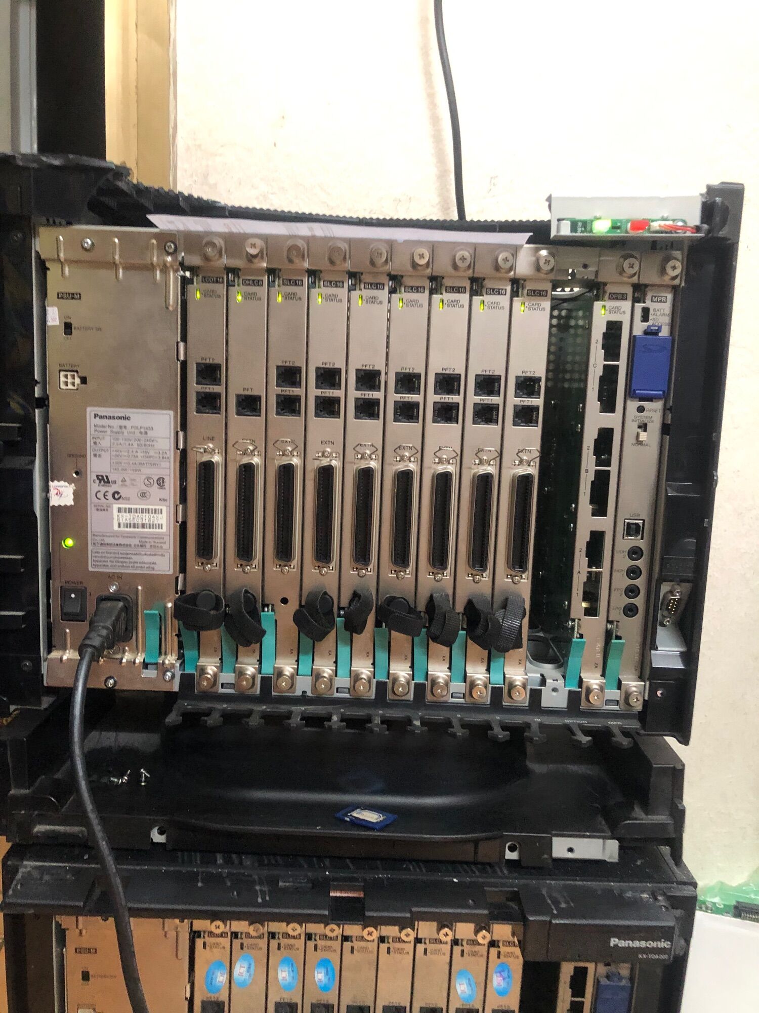 Tổng đài điện thoại Panasonic KX-TDA200(16 CO Từ 72-128EXT)