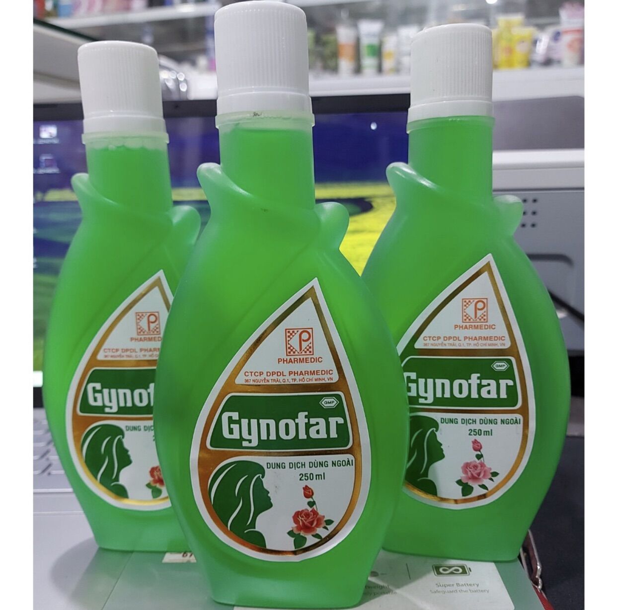 Dung dịch vệ sinh phụ nữ thông dụng gynorfar