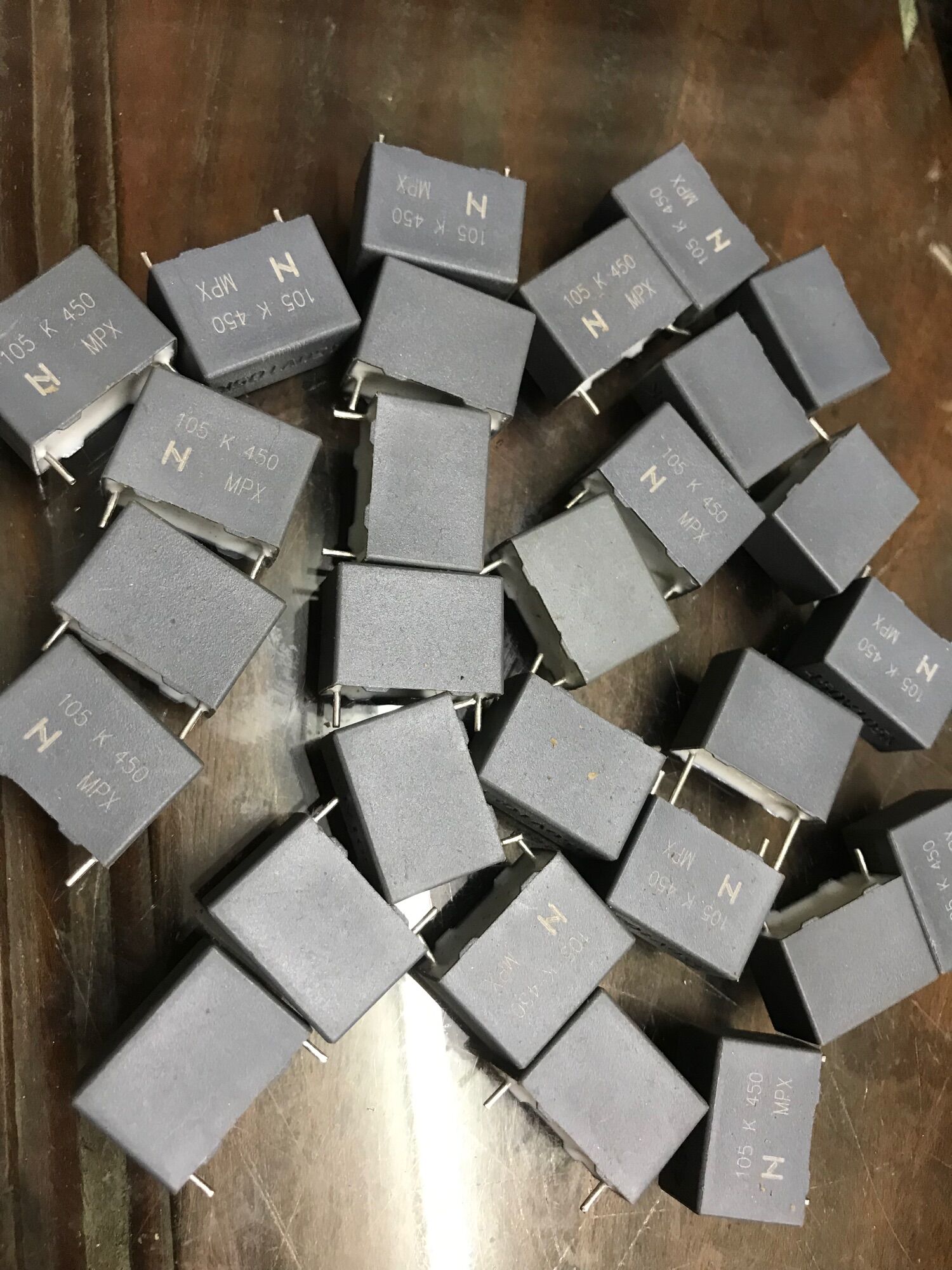 Tụ 105 k. 450 v ( combo 100 c