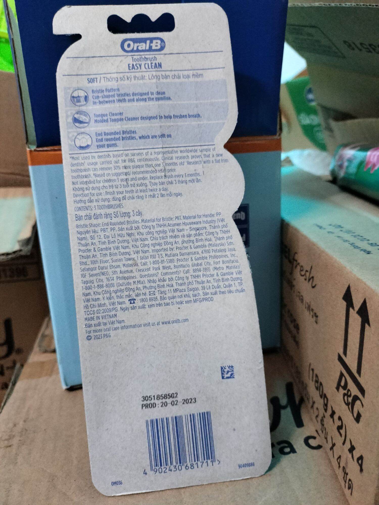 Bàn chải đánh răng Oral-B lông mềm Easy Clean vỉ 3 cây