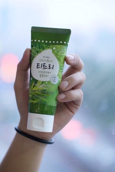 Sữa rửa mặt tràm trà skin&dr tea tree - khắc tinh của mụn