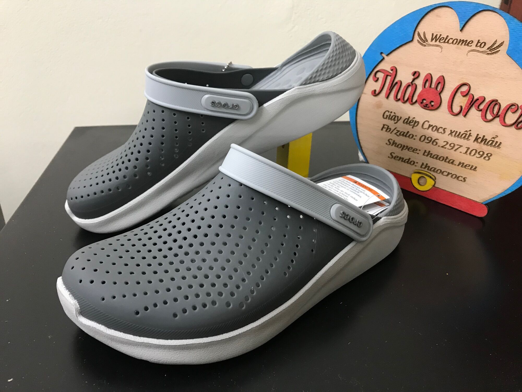 Sục nhựa Cross Literide (Smoke / Pearl White)