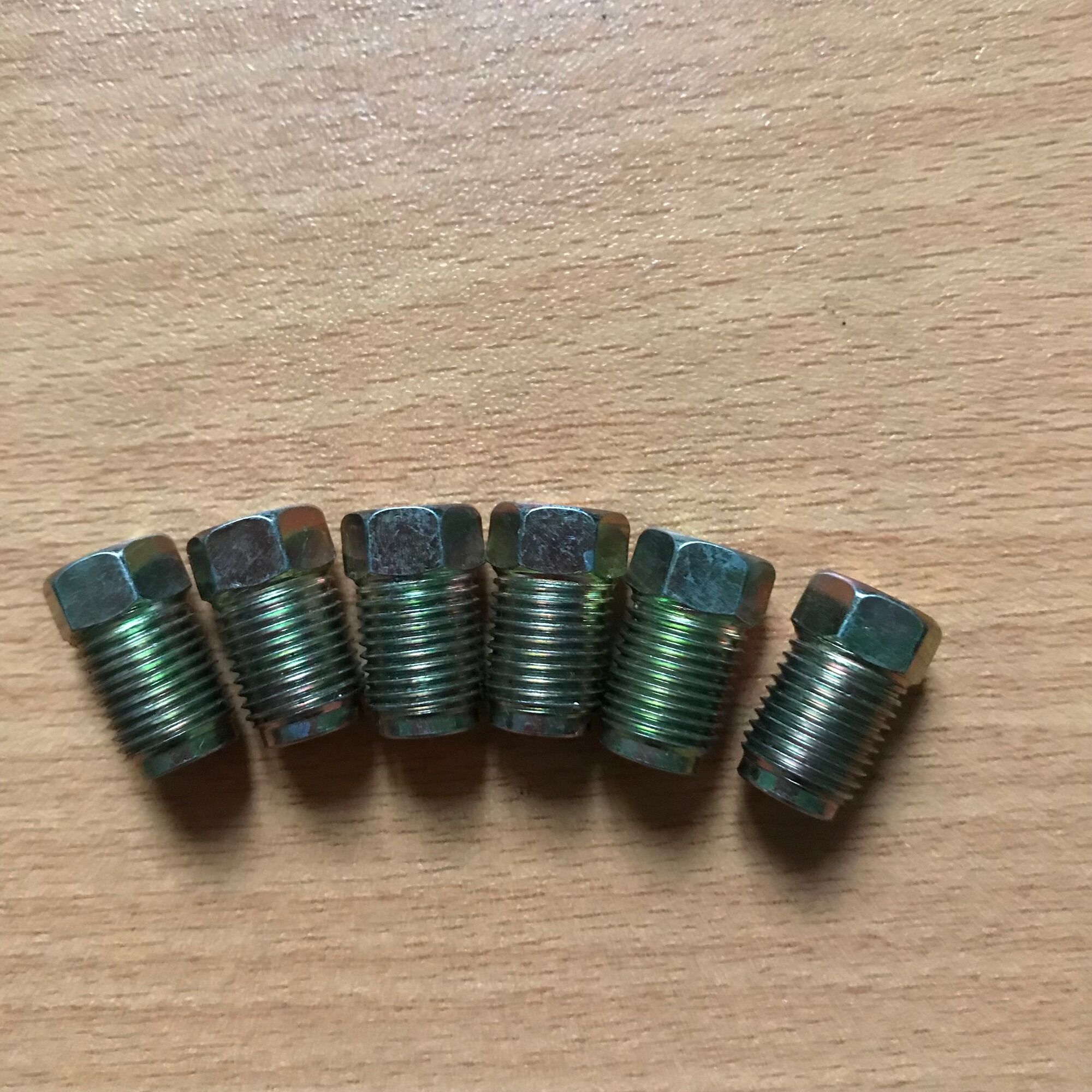 Bộ 5 con ốc tuy ô dầu phanh loại ren phi 10