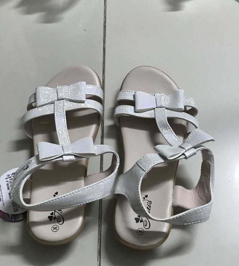 Sandal bé gái trắng - size 34