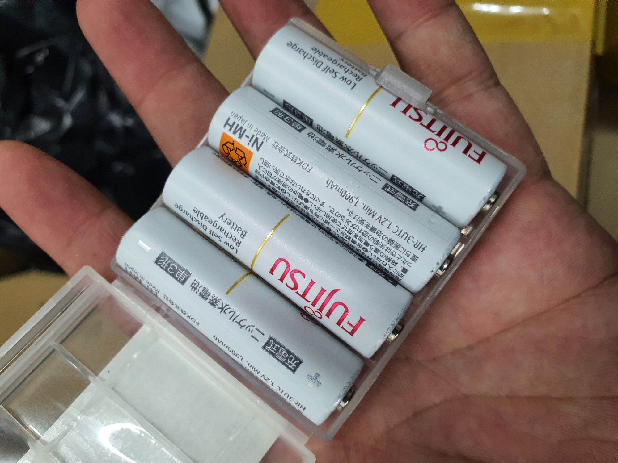 Pin sạc AA Fujitsu 1900mAh vĩ 4 Viên