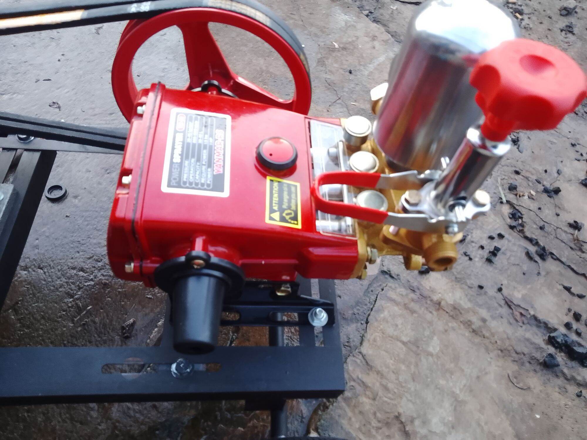 máy rửa xe Yanmar 1hp