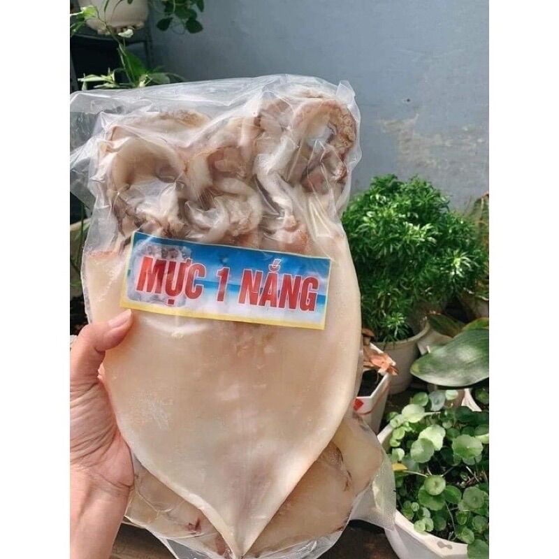 Mực 1 nắng 1kg 3 con