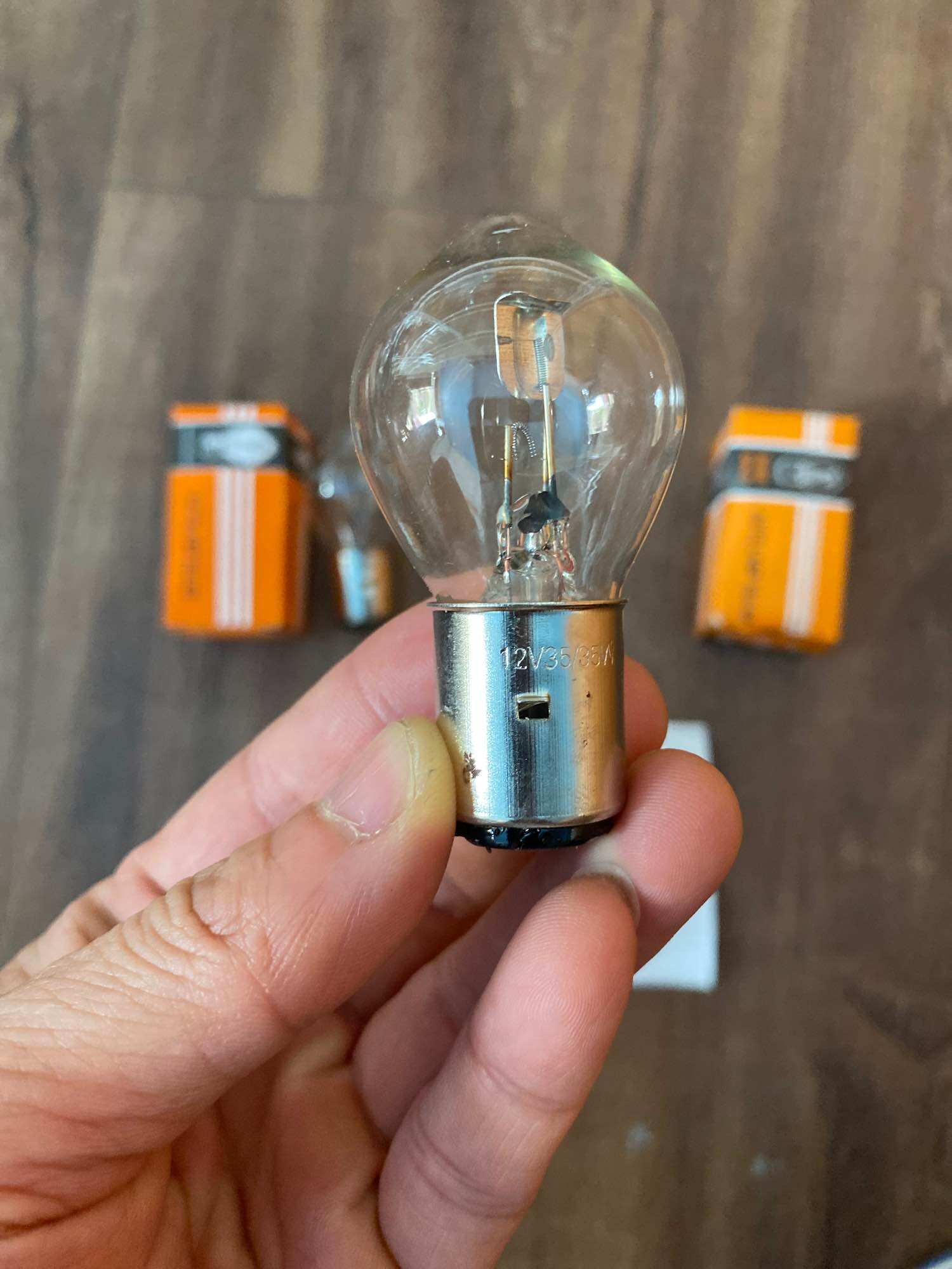 Bóng đèn pha sợi đốt 12V và 48V dùng cho xe điện