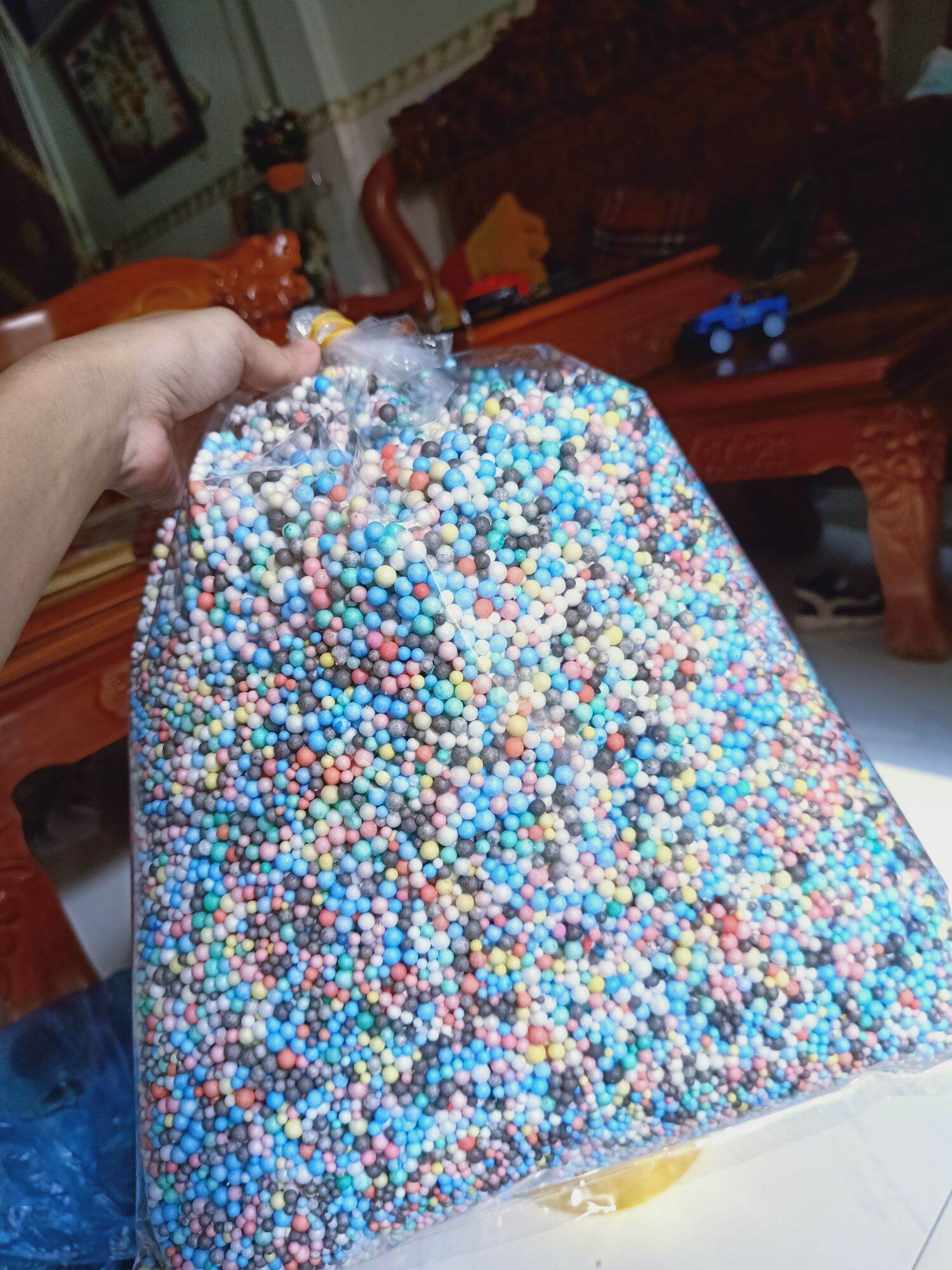 100gr Xốp hạt đủ màu làm quà (Bịch lớn)