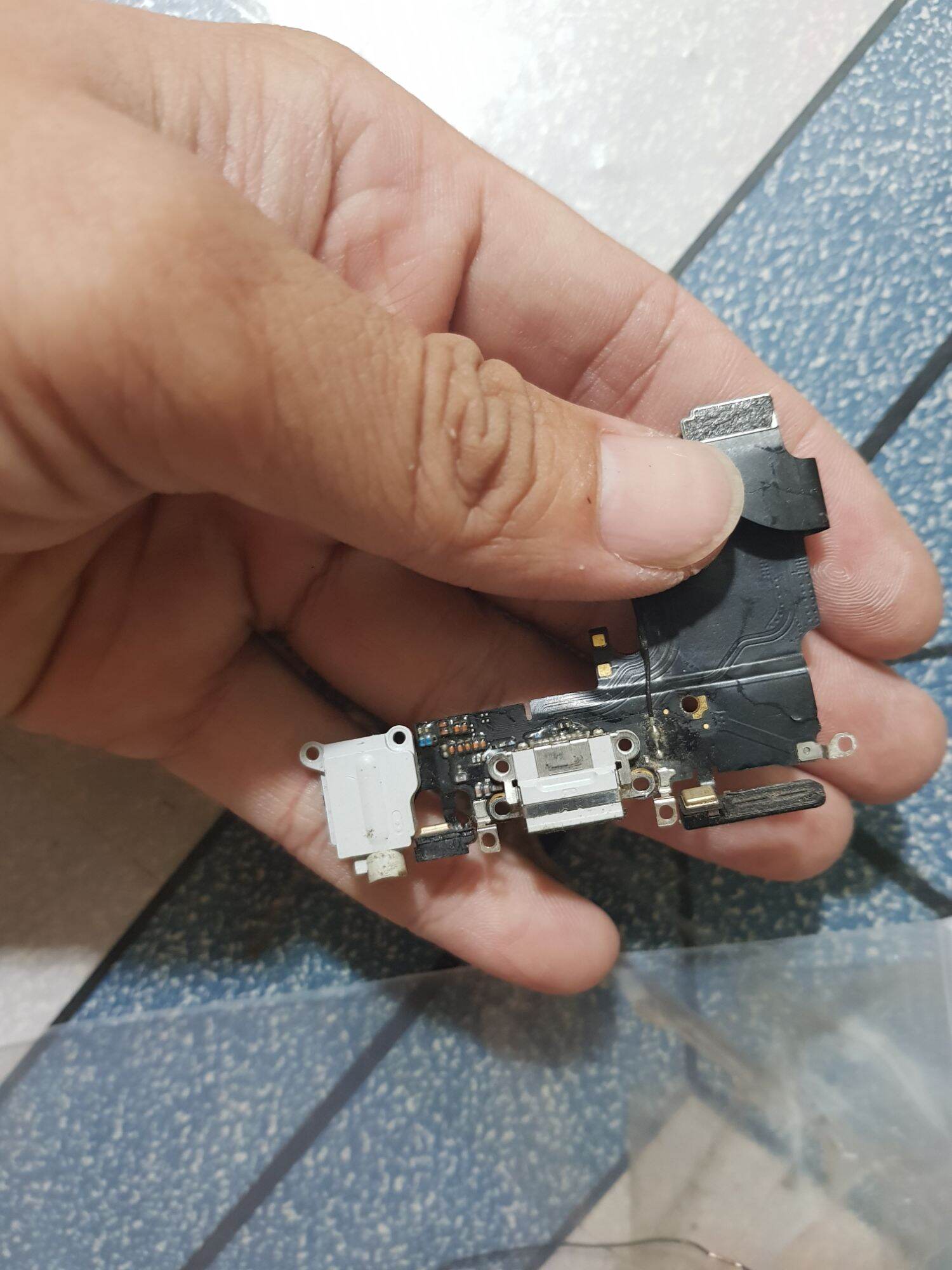 Cụm chân sạc mic zin máy iphone 6s