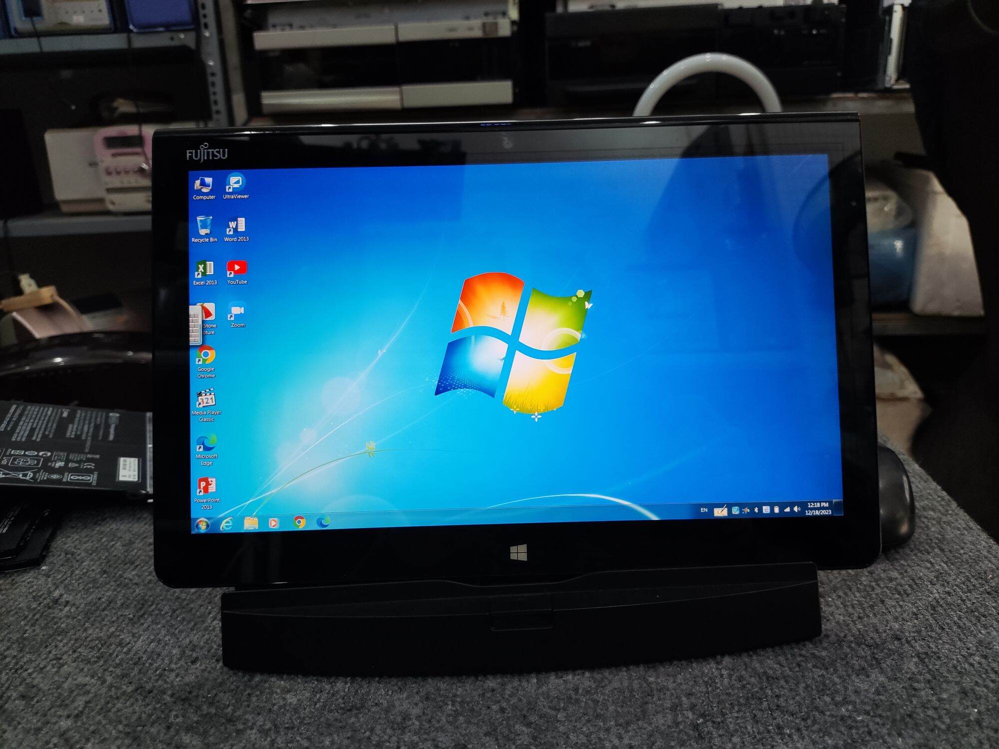 bán dook may tinh bảng Fujitsu arrows Q704