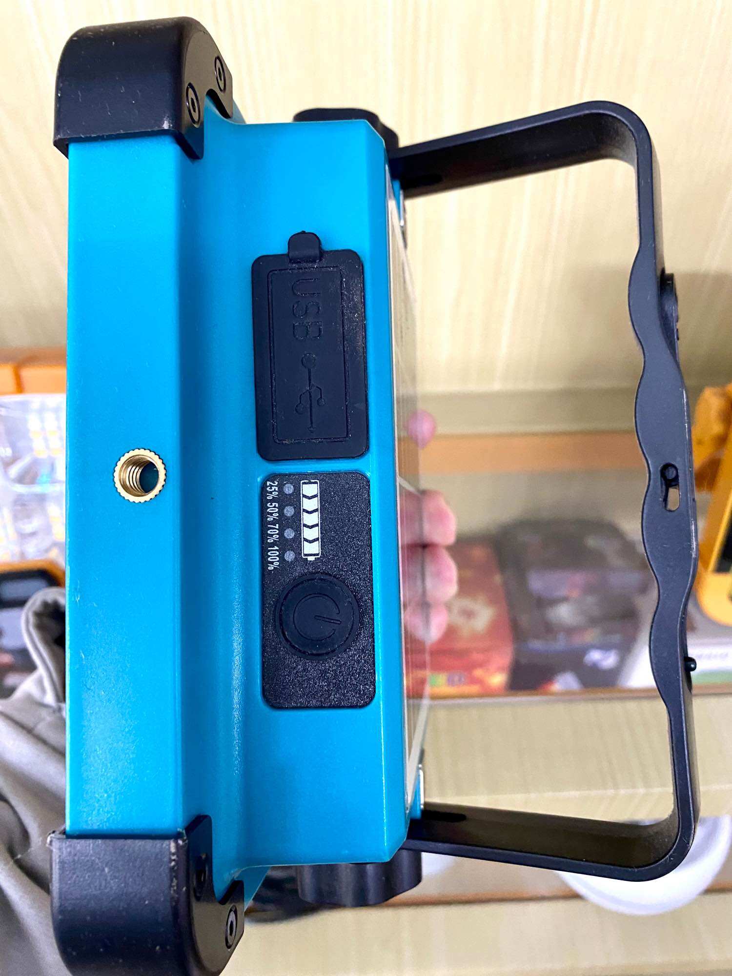 ✨ Đèn Pha Sạc Năng Lượng Mặt Trời D7 - 50W