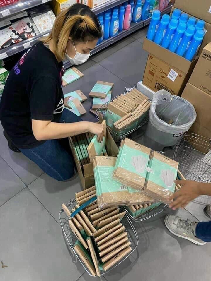 Găng tay tắm tẩy tế bào chết Watson