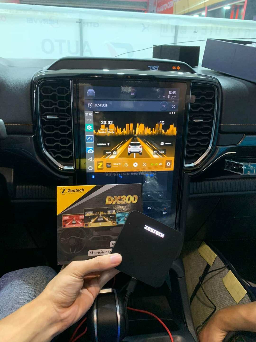 Android Box Zestech Dx300Pro(Phiên Bản Mơi-Tích Hợp Camera Hành Trình)