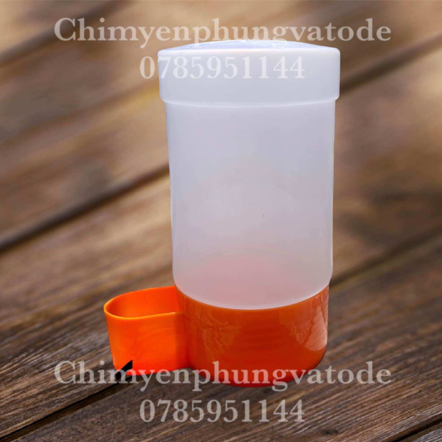 Bình nhựa đựng nước/thức ăn cho Bồ Câu, Gia Cầm.