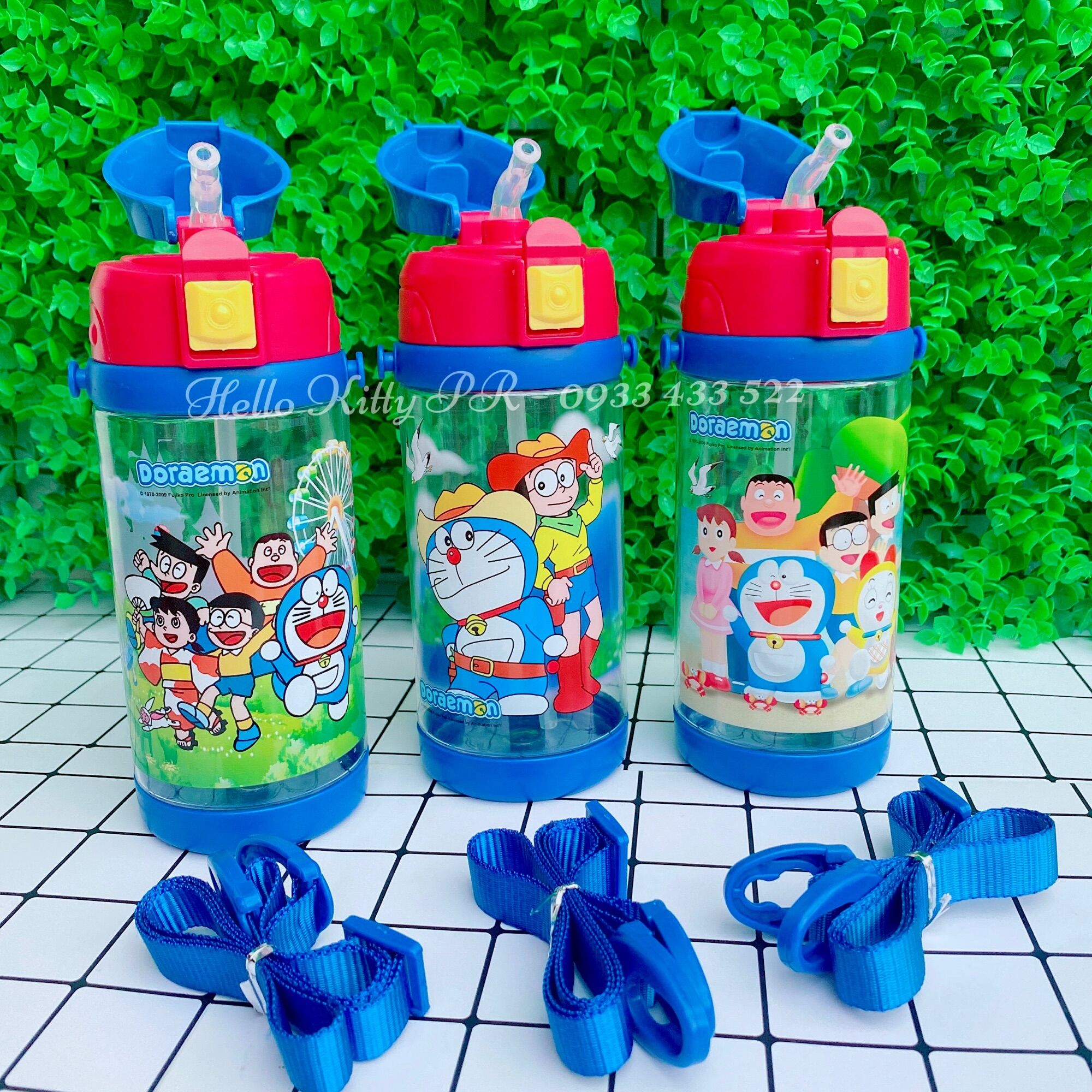 Bình nước có dây đeo Hello Kitty - Doremon Doraemon