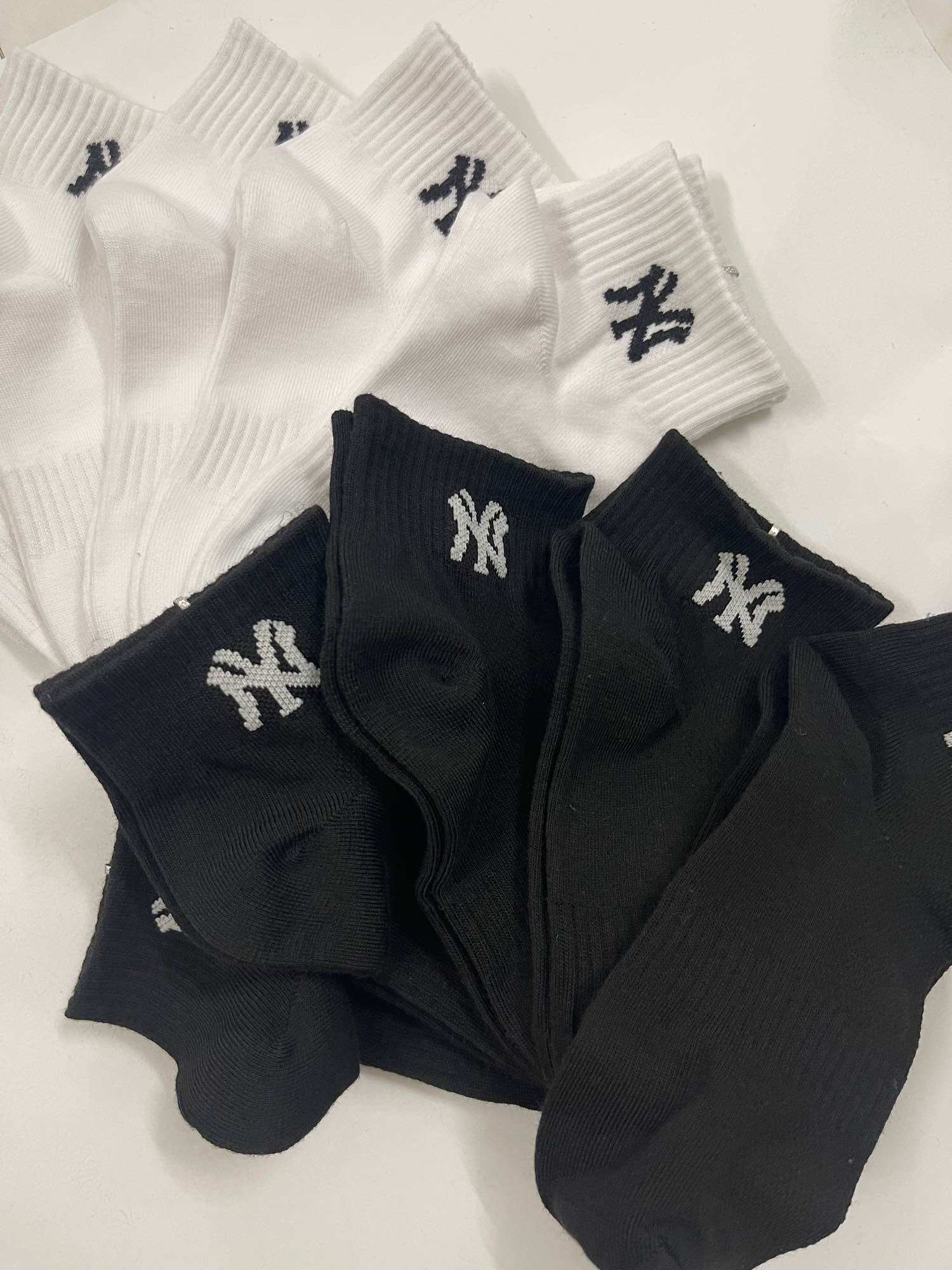 Tất vớ thể thao cổ ngắn N.Y tất bóng chuyền, tất tenis, tất tập gym và chạy bộ, chất liệu cotton dày dặn