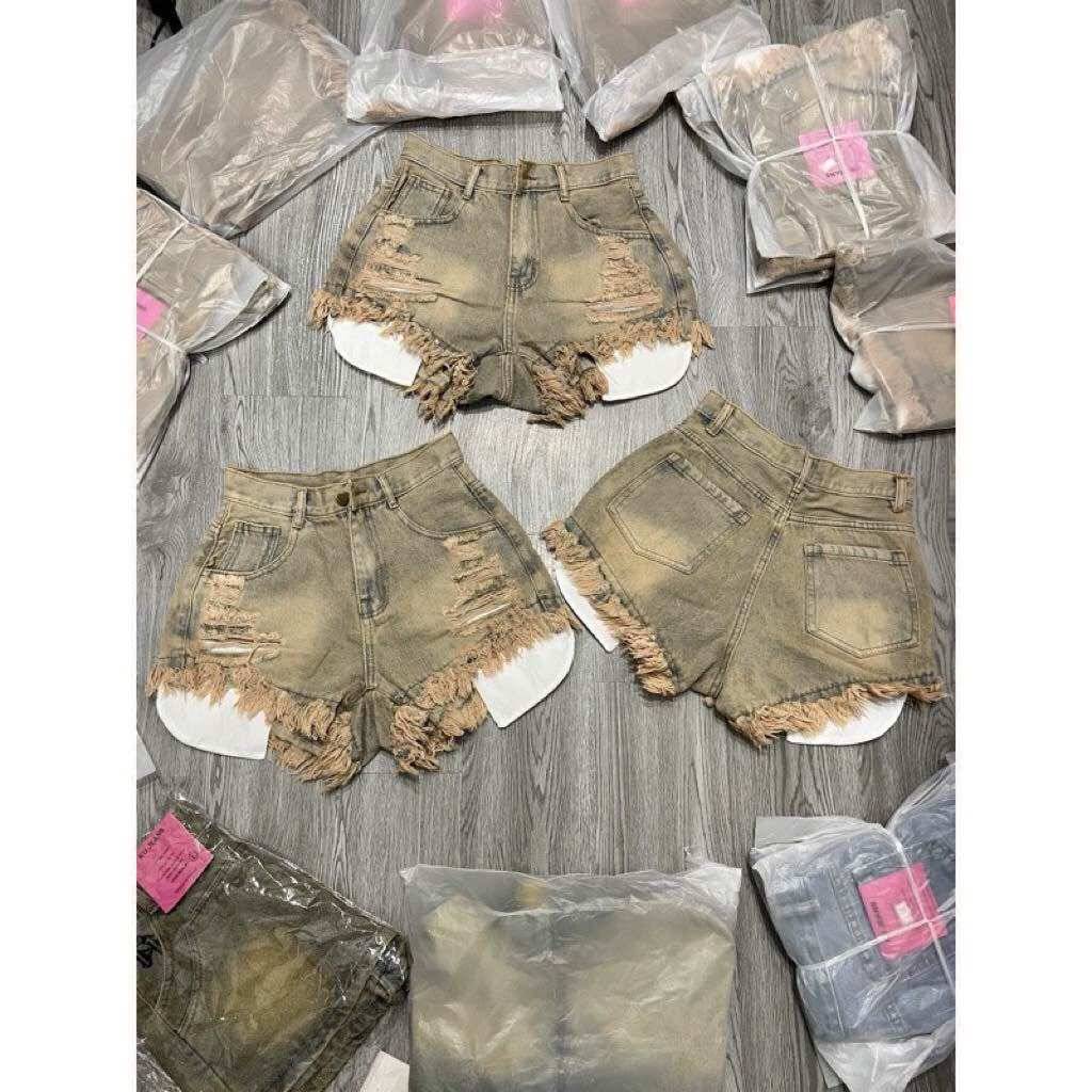 Quần short jean nhiều nút