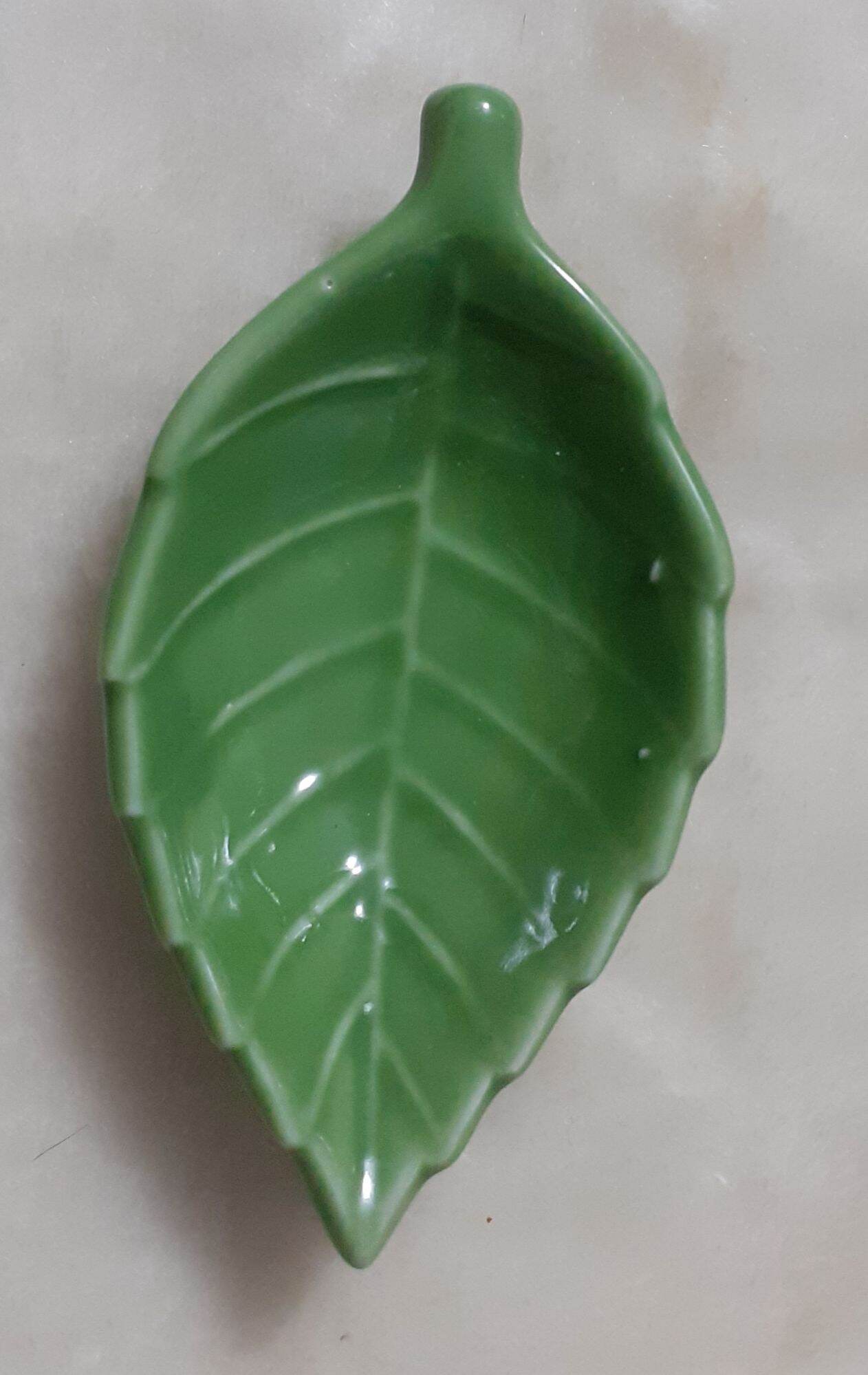 Đĩa gốm sứ hình lá đựng nước chấm 9cm x 4.5cm