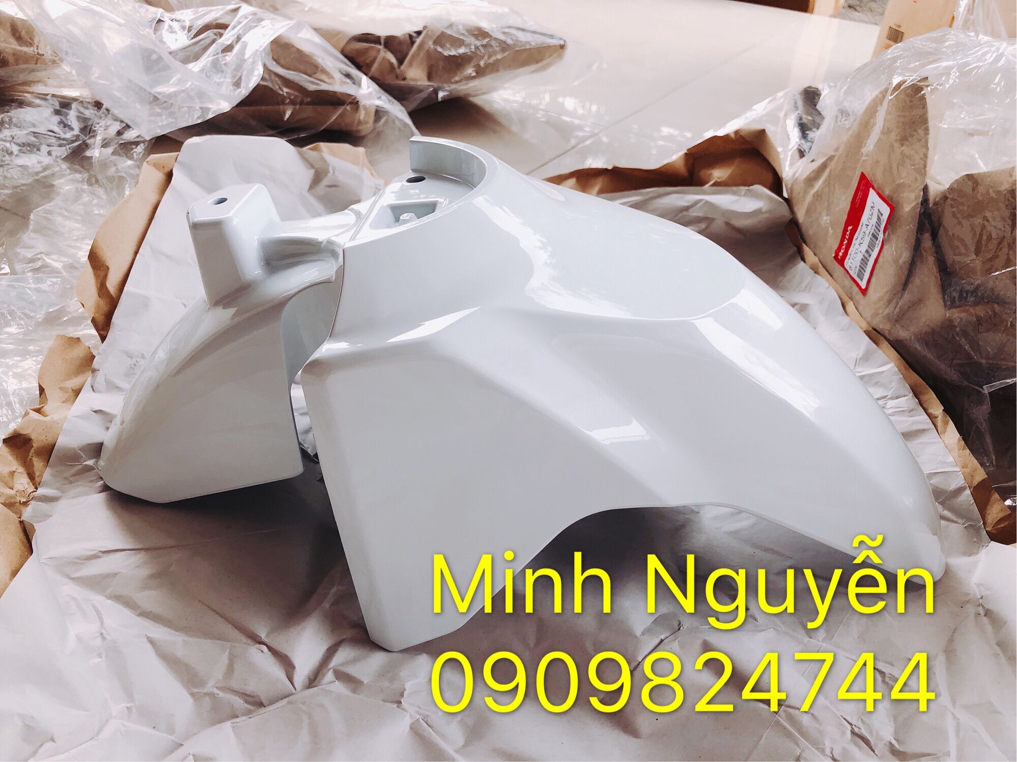 Dè trước Vario click màu trắng chính hãng honda