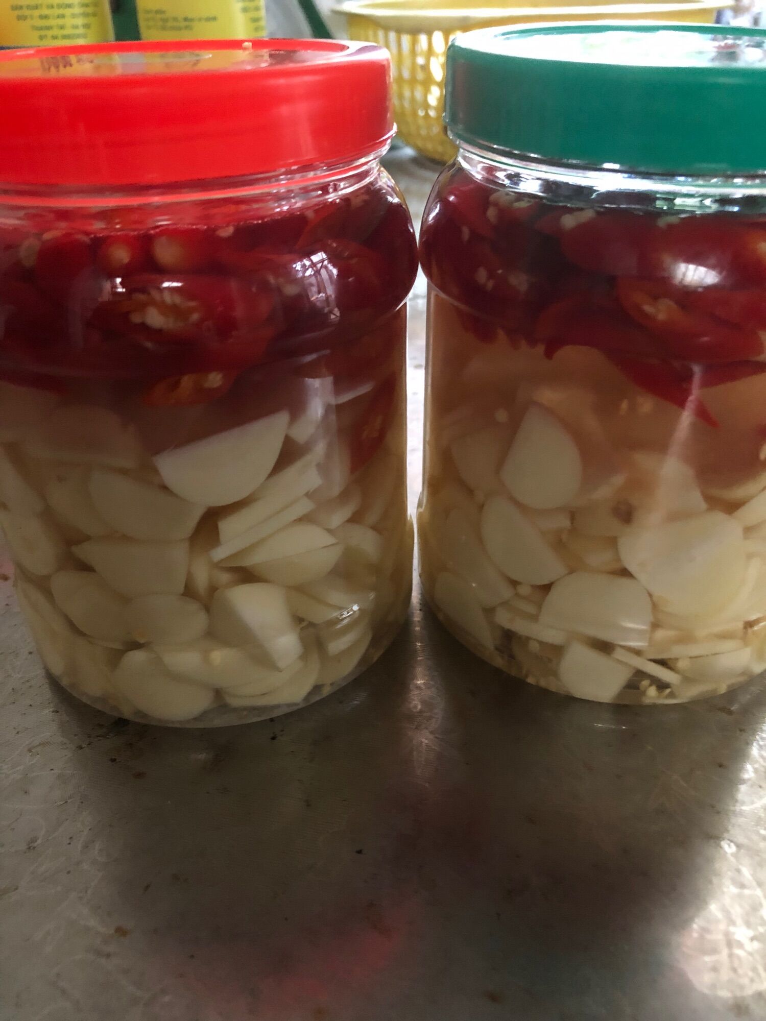 Tỏi cô đơn ngâm giấm ớt- hàng ngon giòn sạch sẽ, vệ sinh