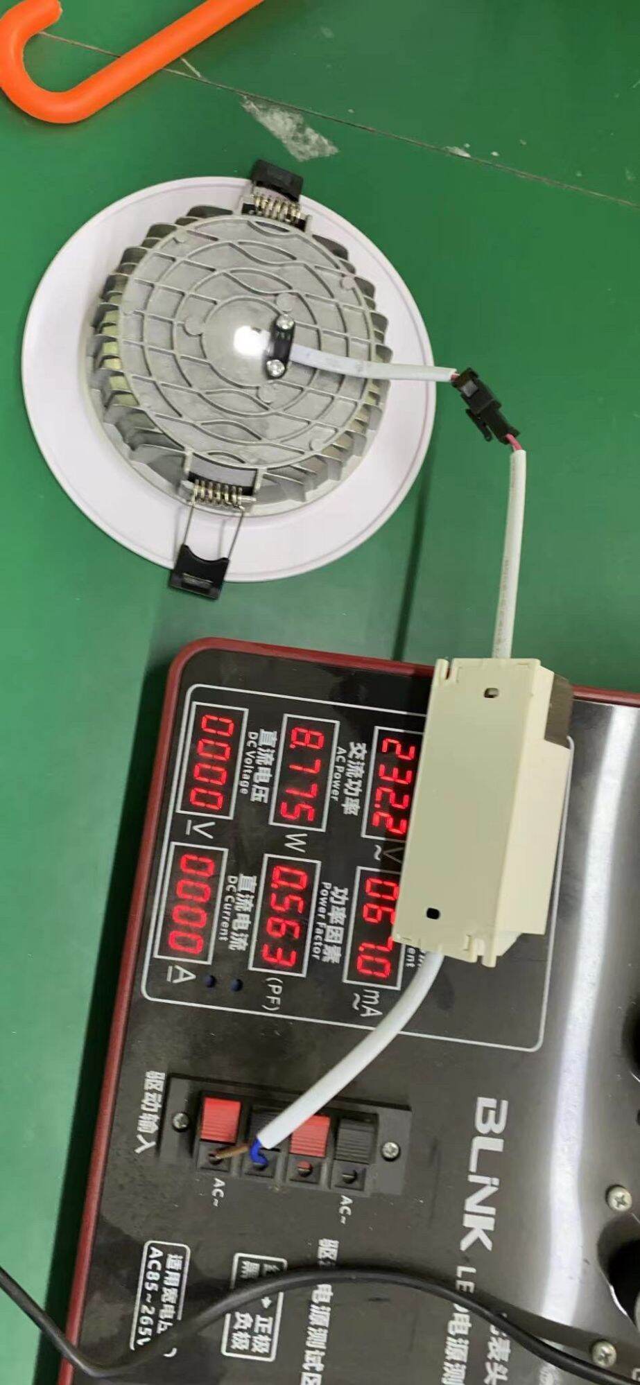 Đèn âm trần 9w phi 110 - 3 chế độ màu - bảo hành 2 năm