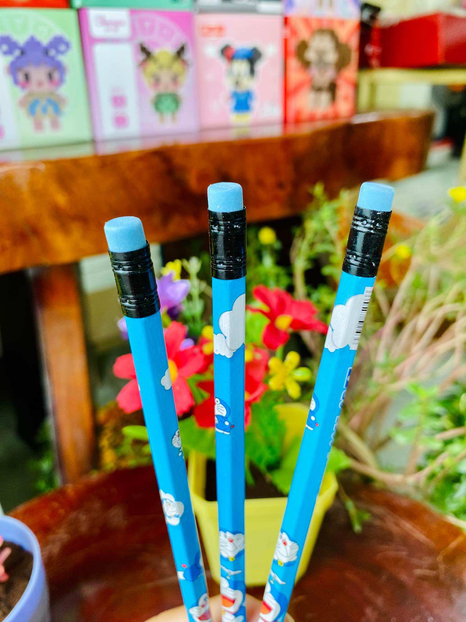 Bút chì 2D nhân vật Doraemon