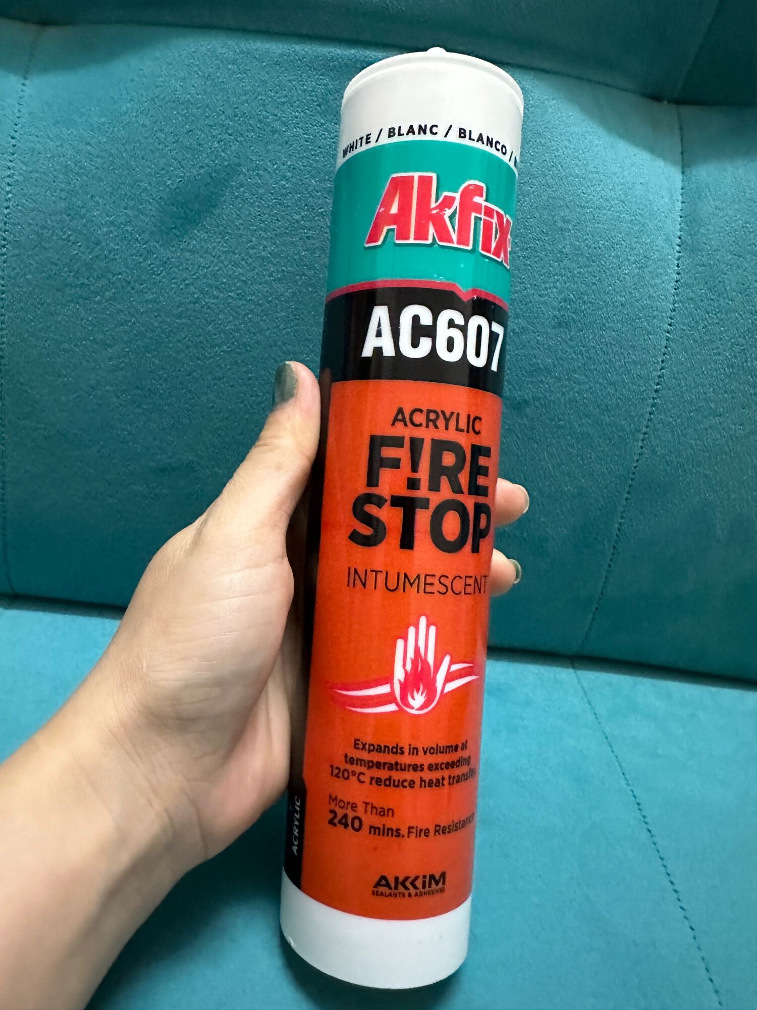 Keo trám chống cháy chịu nhiệt đến 1000 độ Akafix AC607 310ml nhập khẩu