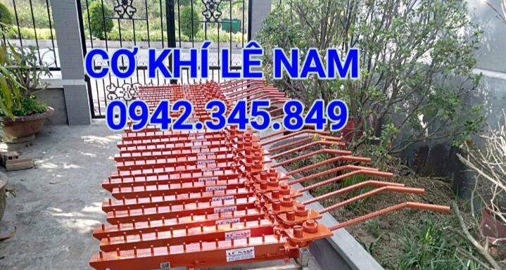 Bàn bẻ đai xây dựng
