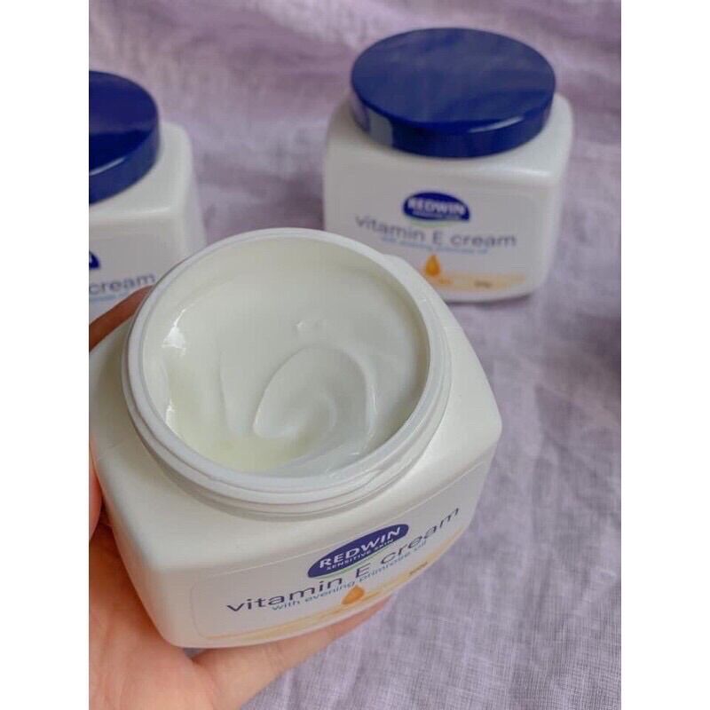 Dưỡng ẩm da Vitamin E Redwin