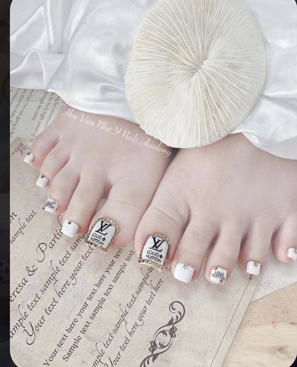 999+ Mẫu nail chân đẹp, mẫu móng chân đơn giản hot trend 2023