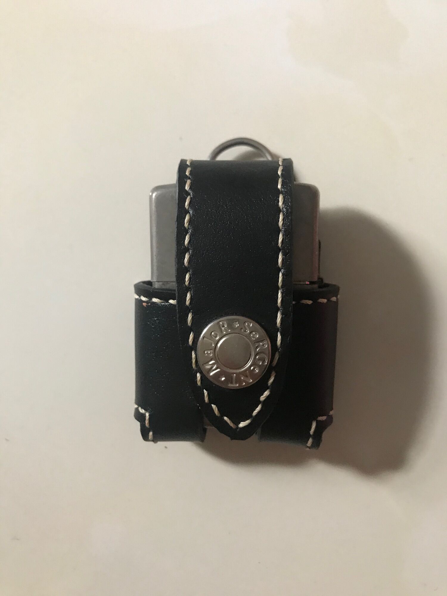 Bao da zippo da bò đen