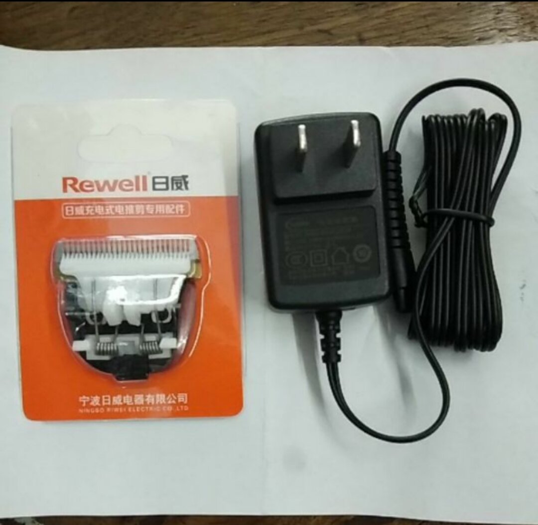Lưỡi tông đơ và bộ sạc pin Rewell F35